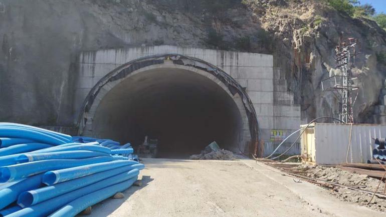 Trabzonda tünel inşaatında iskele çöktü: 1 işçi yaralı