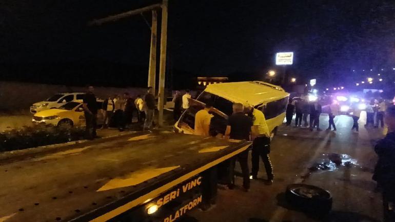 Gaziantepte, refüje çarpıp takla atan minibüsten fırlayan sürücü öldü