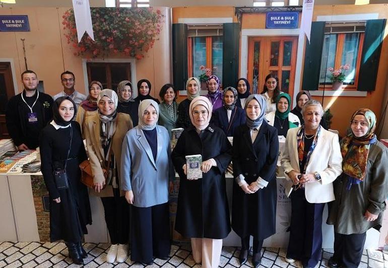 Emine Erdoğan, Şule Yüksel Şenler Kitap ve Kültür Günlerini ziyaret etti