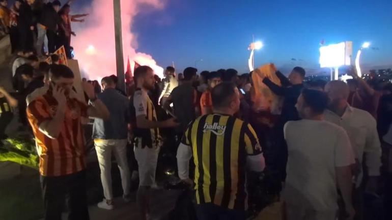 Silivrideki şampiyonluk kutlamalarına Fenerbahçeliler de katıldı; trafikteki kavgaya polis müdahale etti
