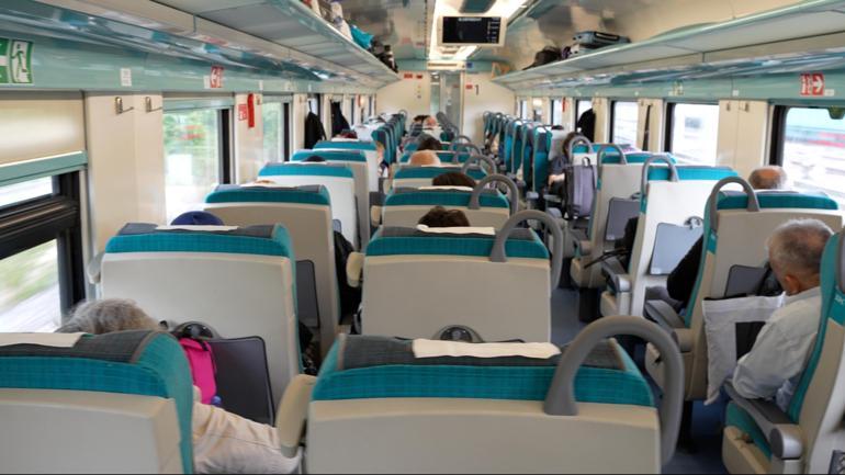 Bakan Uraloğlu: Milli elektrikli tren seti 1 yılda 575 bin yolcu taşıdı