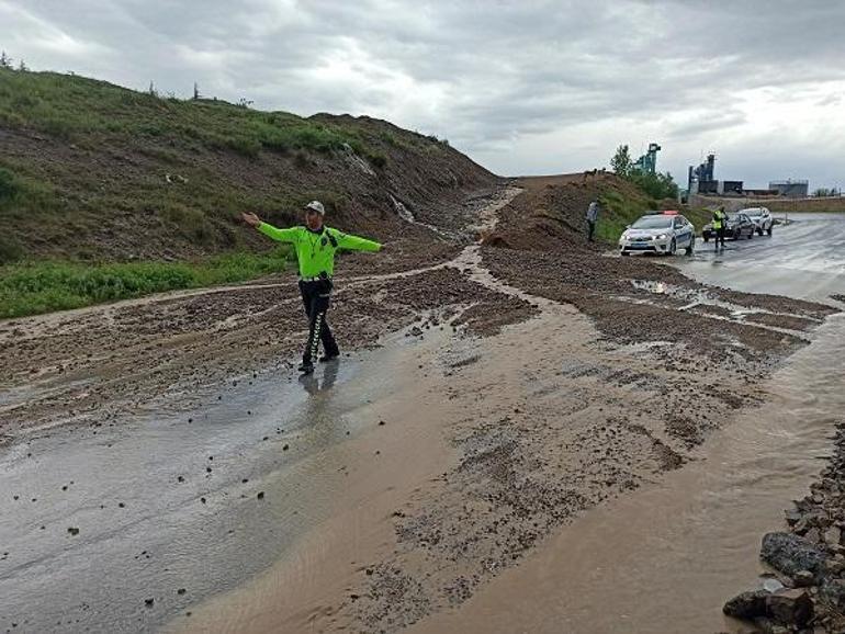 Yozgatta sağanak etkili oldu: YHT hattında hasar oluştu