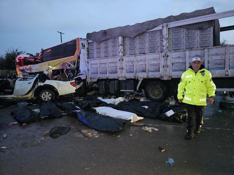 Mersindeki 12 kişinin öldüğü kazada ön rapor hazırlandı: Otobüs şoförü ‘tek ve asli kusurlu’ sayıldı
