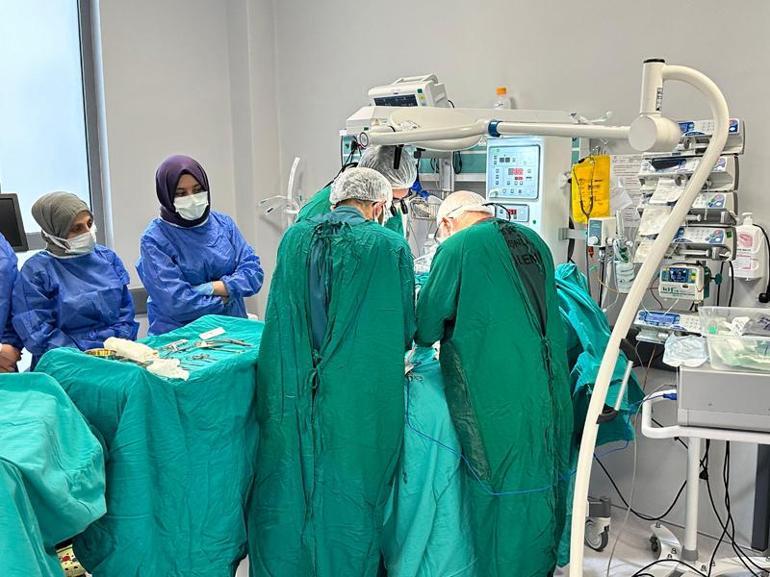 Kalp hastası ‘Lina’ bebeğe İstanbuldan Rizeye cerrah köprüsü