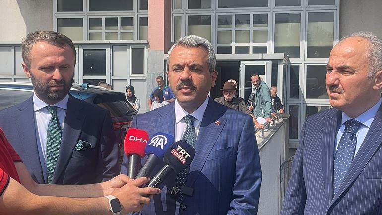 Rapor alamayan sürücü adayı sağlık görevlilerine bıçak çekti; o anlar kamerada