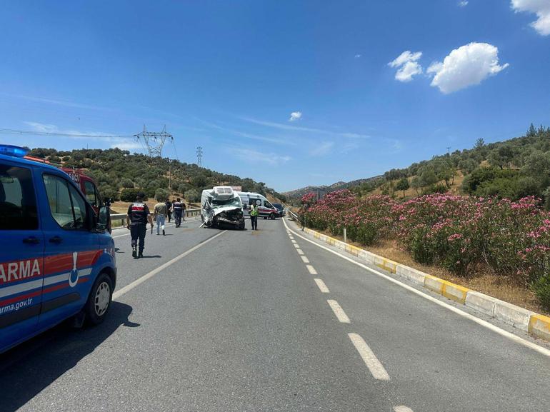 Midibüsün yolcu minibüsüne çarptığı kazadaki 17 yaralıdan 13ü taburcu edildi