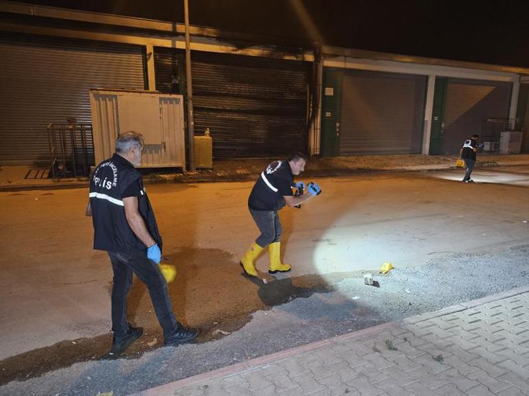 Tornacının, komşusunun iş yerini kundakladığı anlar kamerada