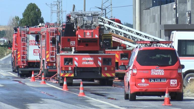 Silivride boya fabrikasında çıkan yangın söndürüldü