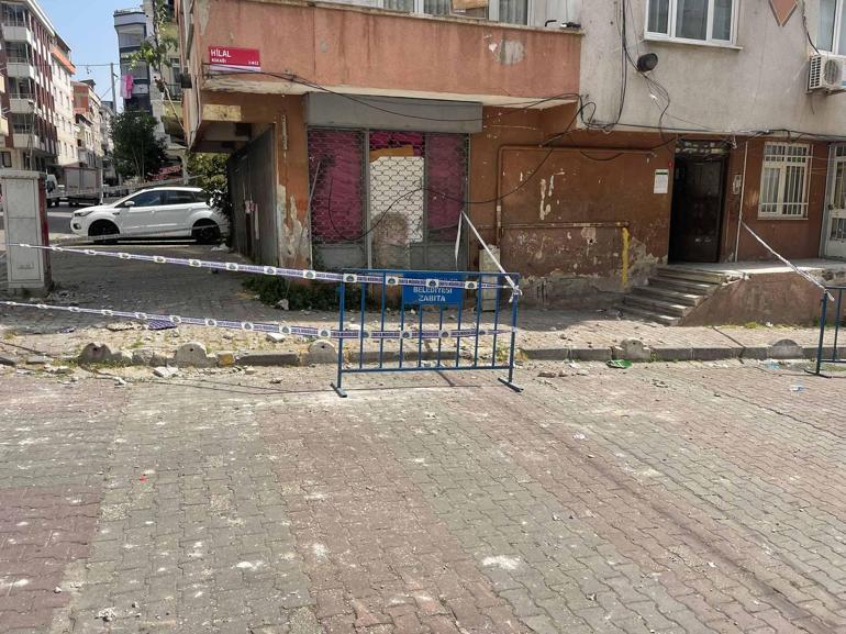 Bahçelievlerde 4 katlı binanın balkonu kısmen çöktü; bina boşaltıldı