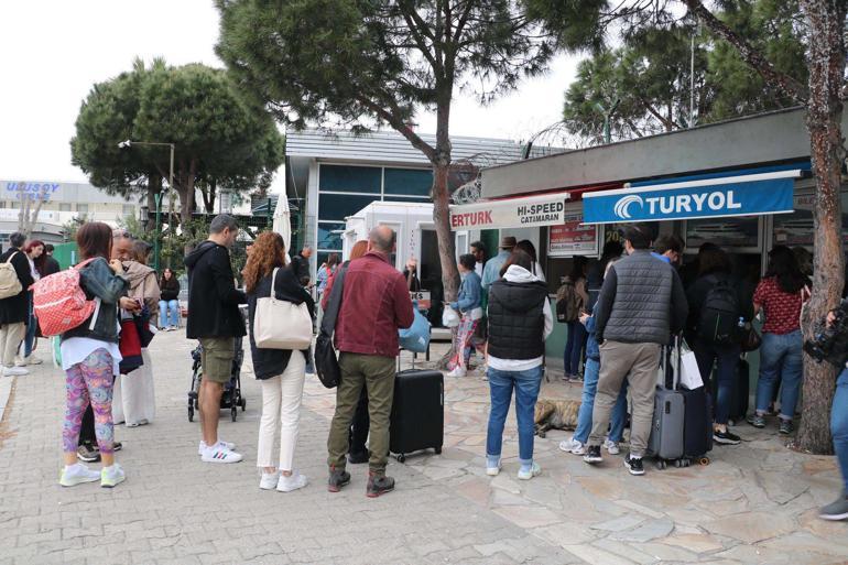 Kurban Bayramı için kapıda vize ile feribot seferlerinin doluluk oranları yüzde 100e ulaştı