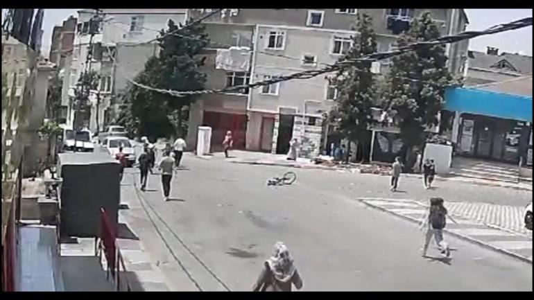 Sultanbeylide otomobil 12 yaşındaki bisikletli çocuğa çarptı