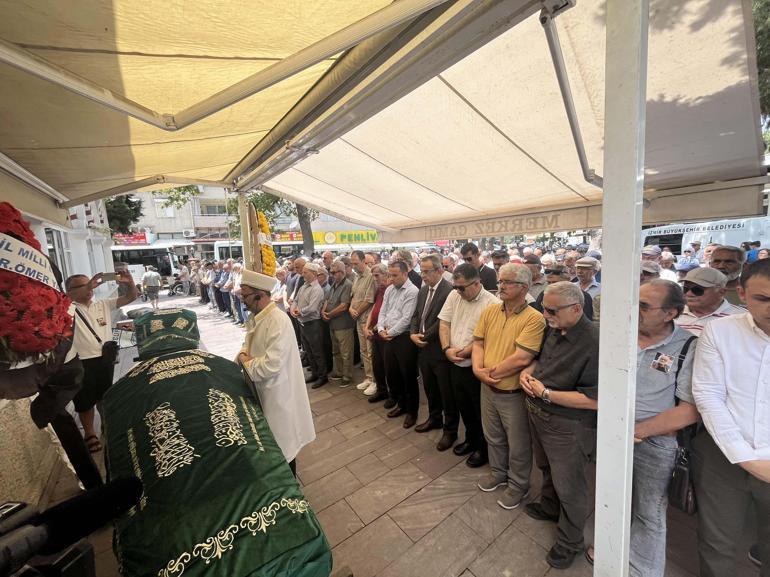 Atatürkün tavsiyesiyle öğretmen olan Sabiha Özar, son yolculuğuna uğurlandı