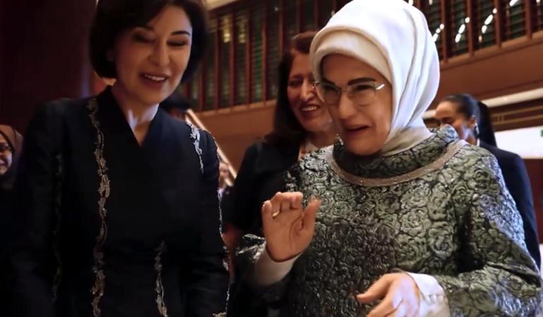 Emine Erdoğan, Özbekistan Cumhurbaşkanının eşiyle Millet Kütüphanesini gezdi