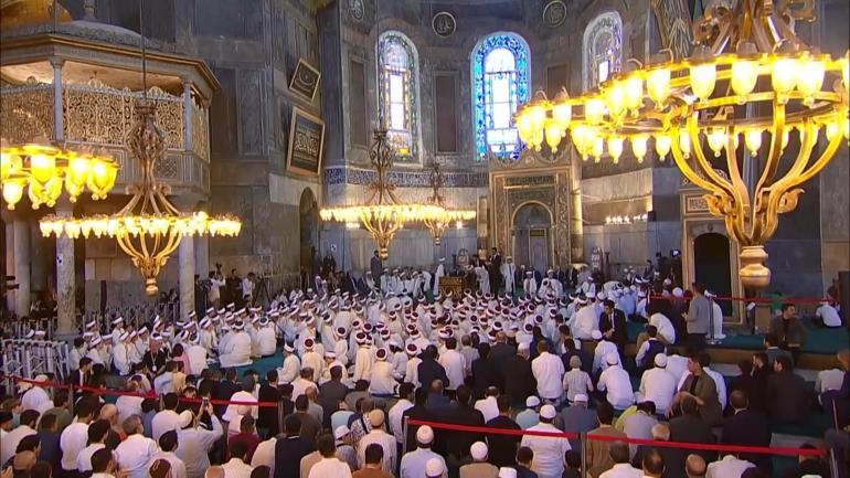 Cumhurbaşkanı Erdoğan, Ayasofya Camiinde hafızlık öğrencilerinin icazet törenine katıldı