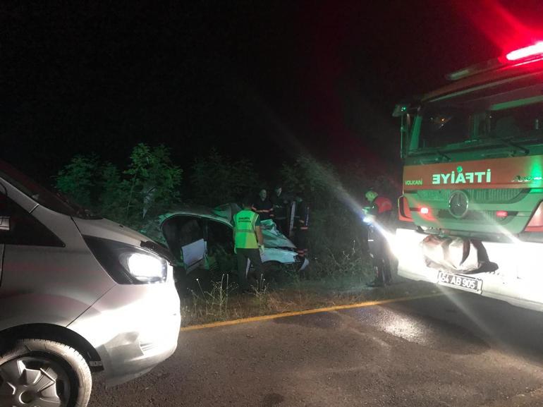 Takla atan otomobilin sürücüsü öldü, yanındaki kız arkadaşı ağır yaralı