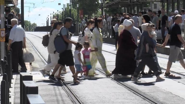 Fatihte tramvay yolunda kaza