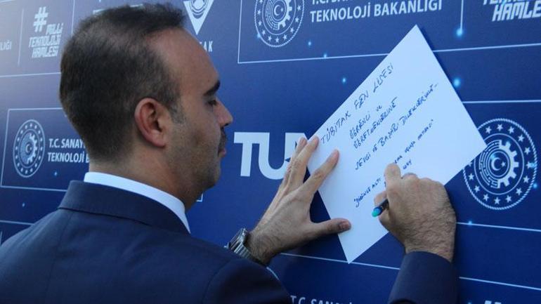 Bakan Kacır: Türkiyenin 2nci astronotu Atasever, 7 bilimsel deney yapacak