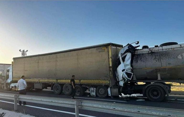 TIRa arkadan çarpan tankerin şoförü, 3 günlük yaşam savaşını kaybetti