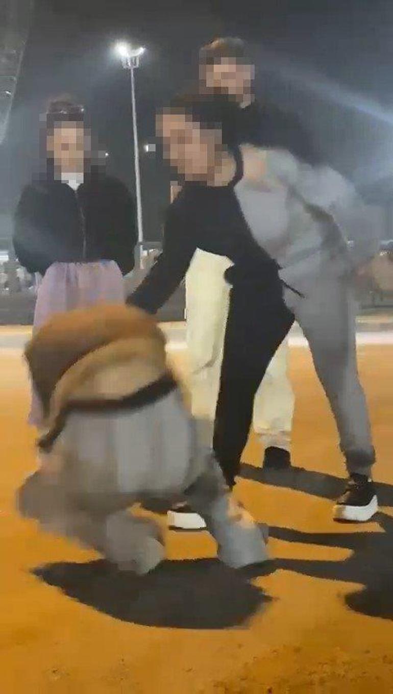 Kadınları evde ve sokakta darbeden 2 kadın gözaltına alındı