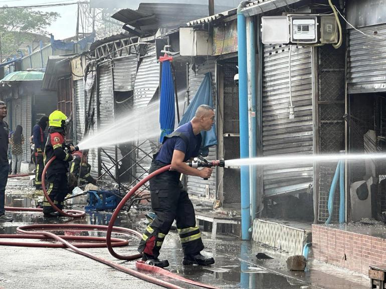 Tayland’da evcil hayvan pazarında yangın: Binlerce hayvan telef oldu