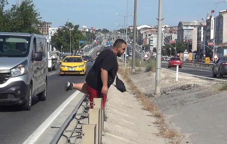 Silivride yıkılan üst geçidin yerine yenisi yapılmadı; yolun karşısına geçmek yayalar için çileye döndü