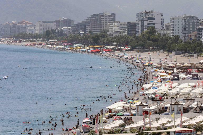 Bayramda 10 milyon kişiden 100 milyar TLlik turizm ekonomisi