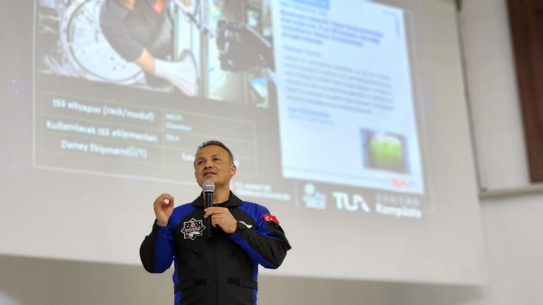 İlk Türk astronot Gezeravcı, Kütahya’da öğrencilerle buluştu