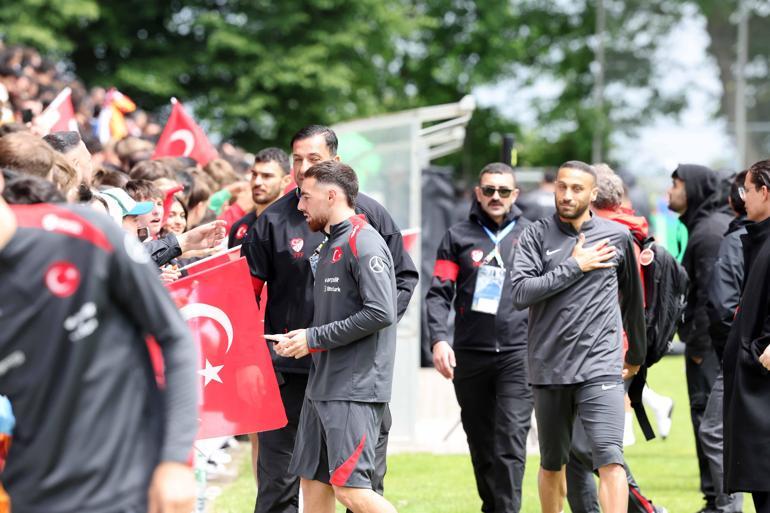 A Milli Futbol Takımı, Almanyada taraftara açık idmanla hazırlıklarını sürdürdü