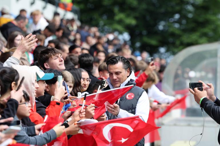 A Milli Futbol Takımı, Almanyada taraftara açık idmanla hazırlıklarını sürdürdü