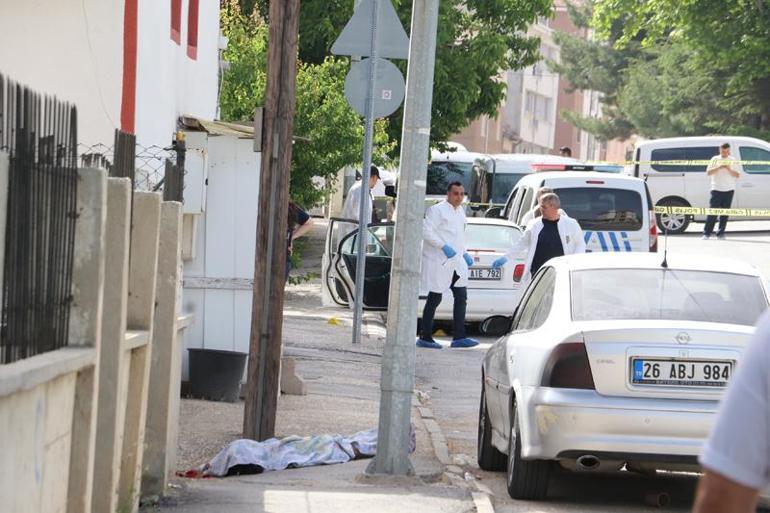 Osmaniyeden Eskişehire gelip, tartıştığı kızı ve torununu öldürdü