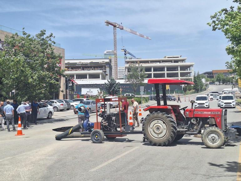 Ankarada yol çöktü; 5 metre çapında ve 10 metre derinliğinde çukur oluştu