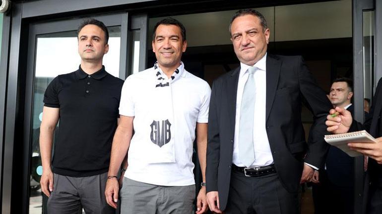 Giovanni van Bronckhorst, Beşiktaş için İstanbulda