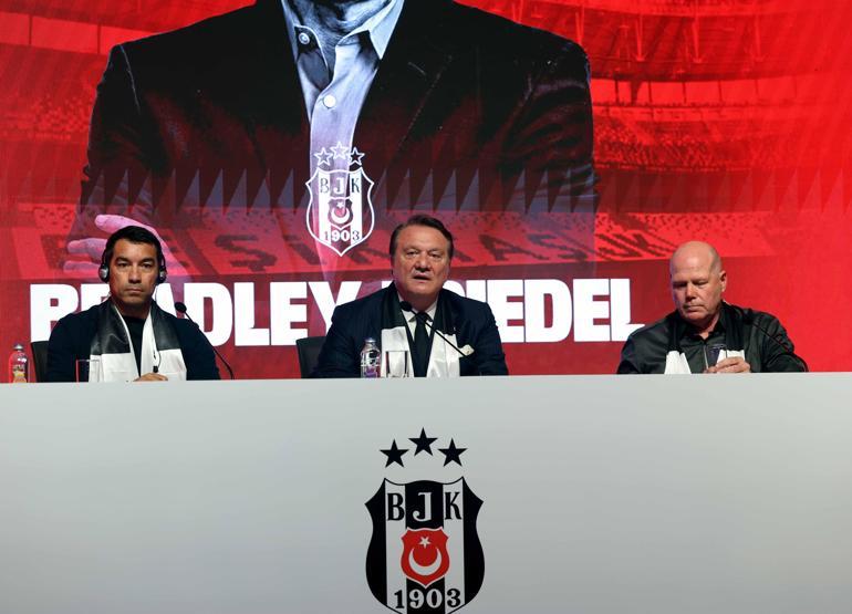 Giovanni van Bronckhorst, Beşiktaşa imzayı attı