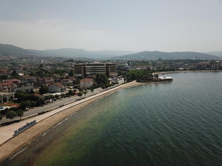 İzmit Körfezinde müsilaj benzeri tabakalar görüldü; numune alındı