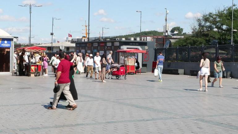 Yerli ve yabancı turistler İstanbulun tadını çıkardı