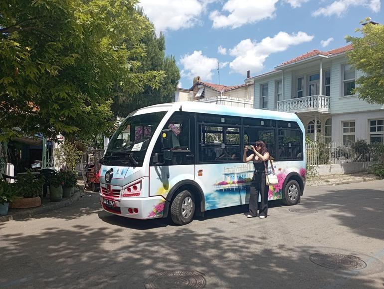 Adalarda polis ile vatandaşlar arasında minibüs arbedesi