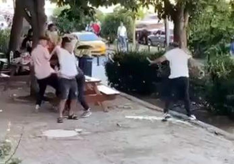 Avcılarda parkta sopalı kavga