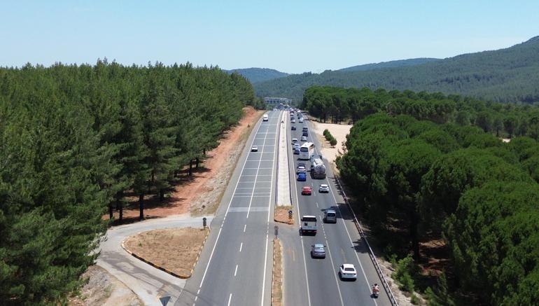 Muğla’ya 3 günde 500 bin araç giriş yaptı; 6 kilometrelik araç kuyruğu