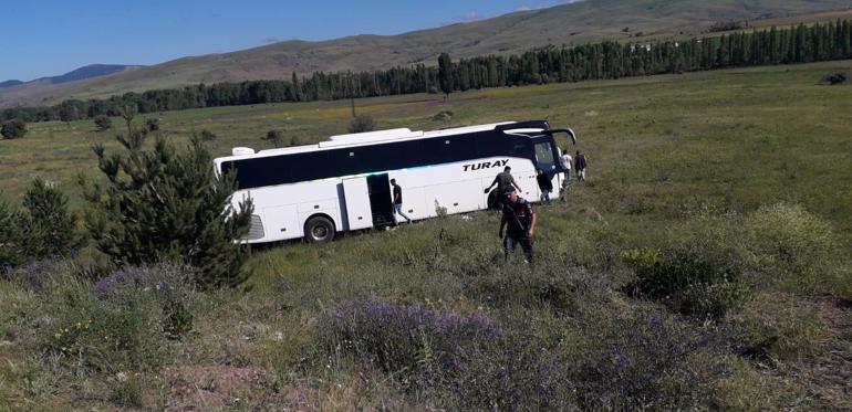 Sivas’ta otobüs yoldan çıktı: 21 yaralı