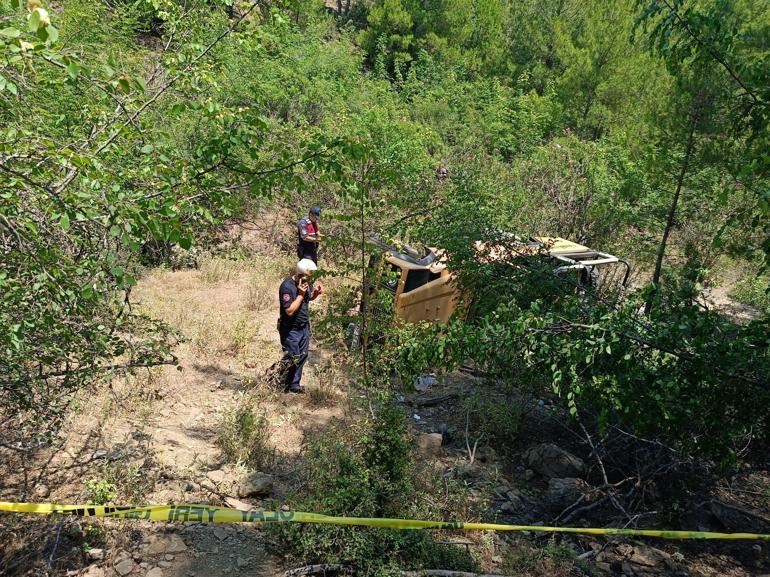 Safari aracı 5 metreden yuvarlandı; Romanyalı turist öldü, 3 kişi yaralandı