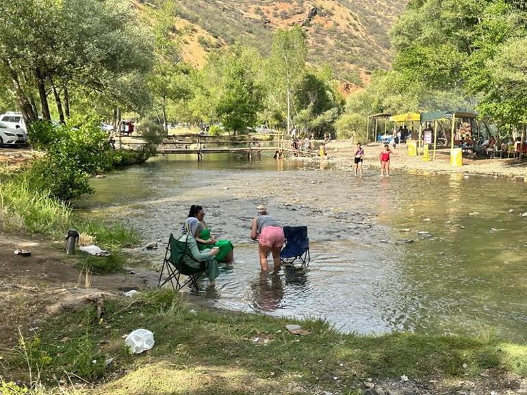 Tunceli’ye son bir haftada nüfusun yarısı kadar araç, iki katına yakın turist geldi