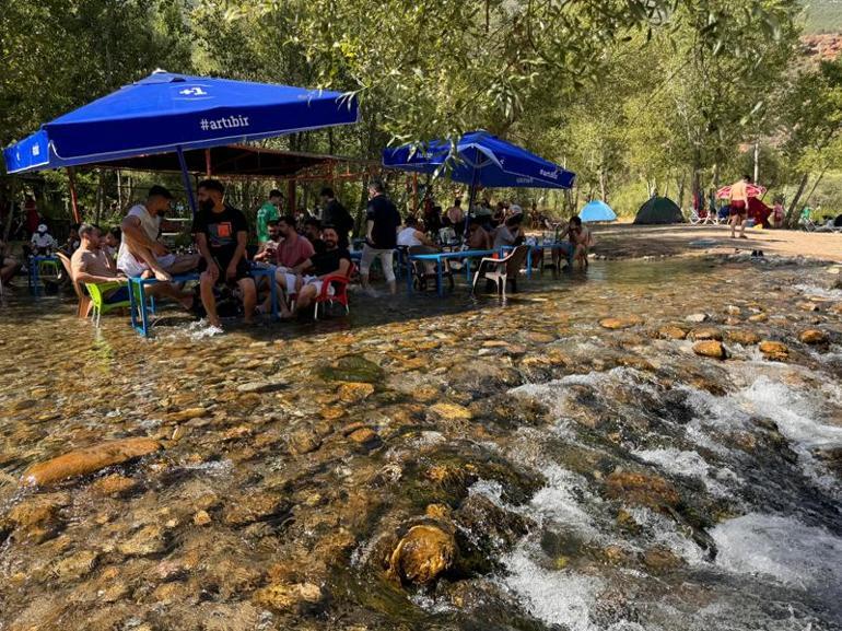 Tunceli’ye son bir haftada nüfusun yarısı kadar araç, iki katına yakın turist geldi