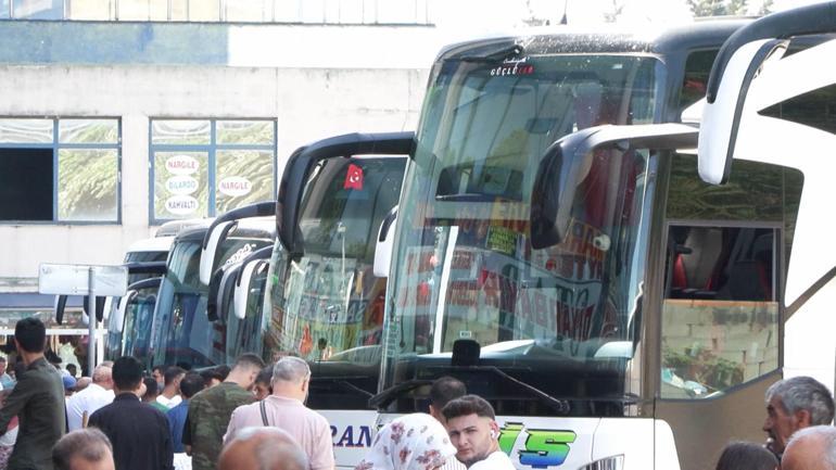 Büyük İstanbul Otogarında bayram dönüşü yoğunluğu