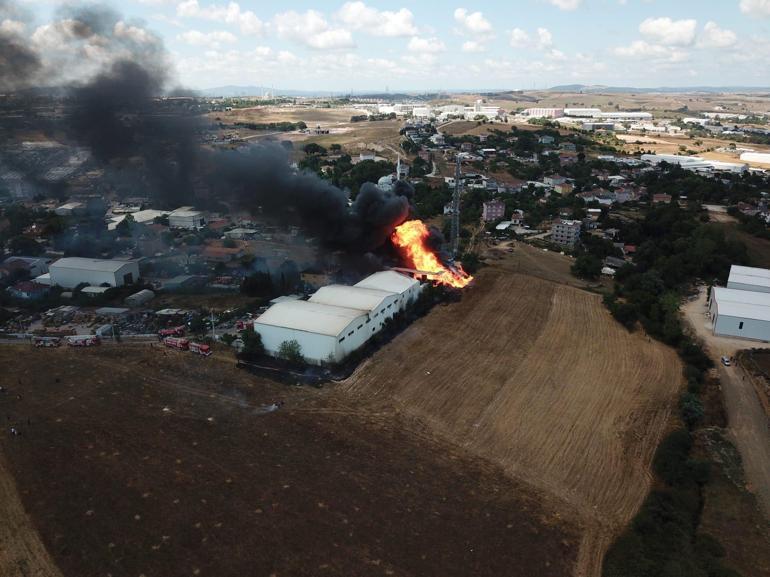 Gebzede boya fabrikasında yangın