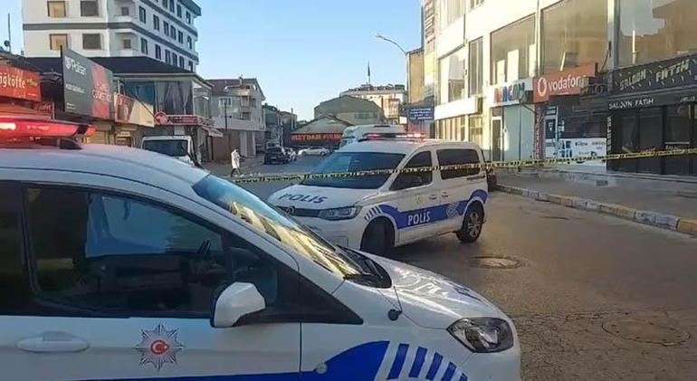 Sultanbeylide otomobil gasbedip polise ateş açan şüpheli vurularak yakalandı