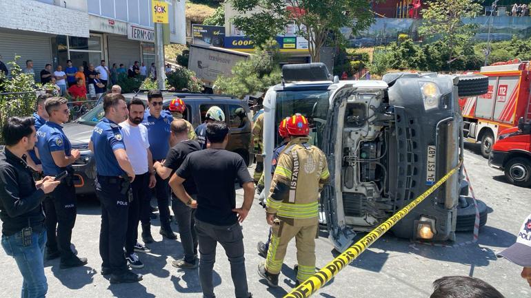 Kağıthanede beton mikseri gelin arabasının üzerine devrildi: 1 ölü