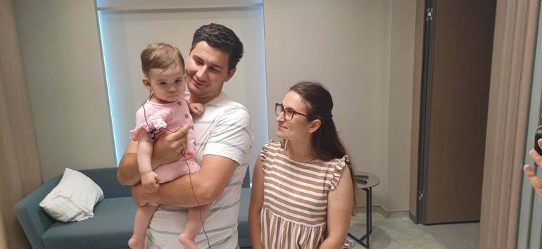 Ukraynalı bebek, 15 ay sonra duymaya başladı