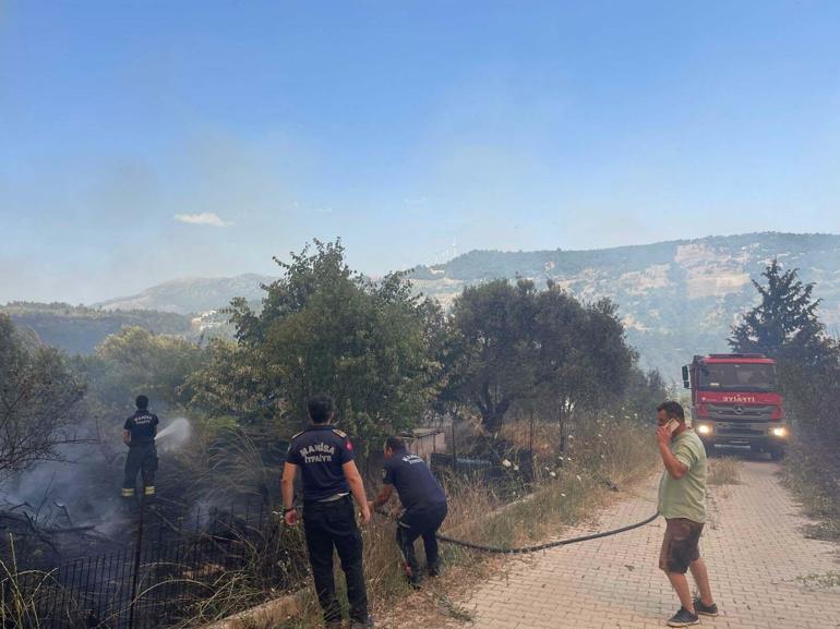 İzmirde orman yangını, 2 mahalle boşaltıldı