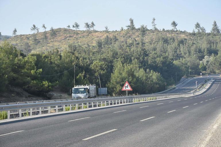 İzmirde orman yangını, 2 mahalle boşaltıldı