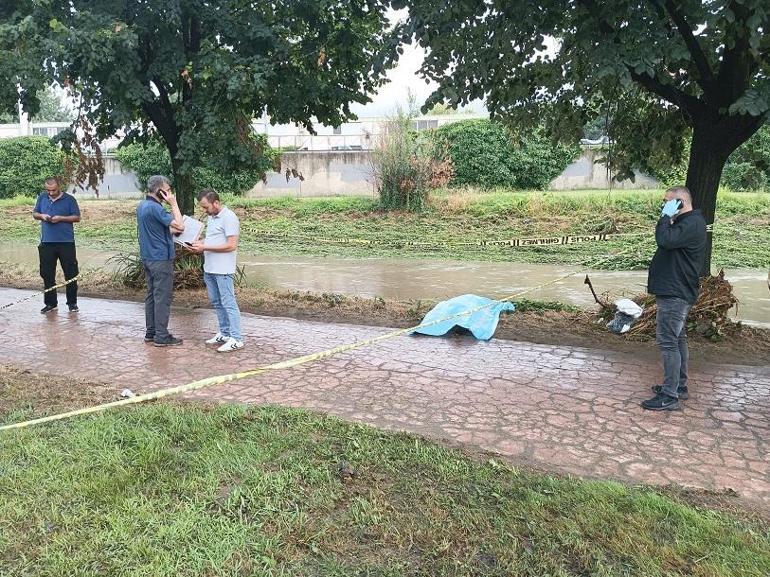Yağış nedeniyle debisi yükselen Nilüfer Çayında sürüklenen erkek cesedi bulundu